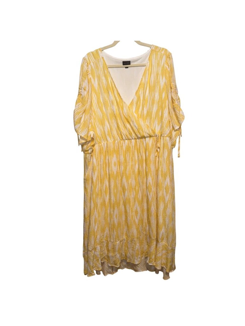 Yellow & White Torrid Plus Size 5X Dress Pockets Ruched Sleeves Wrap Bodice